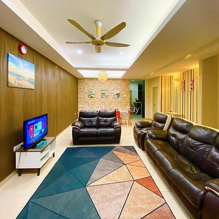 4 Bedrooms Homestay, Fully Aircond In Sendayan By D'Kay Homes I 10-15 Pax Seremban Exterior photo